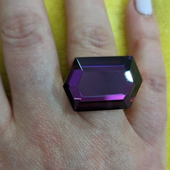 🌟3/$20🌟 Woman's Statement Ring - Picture 2 of 6